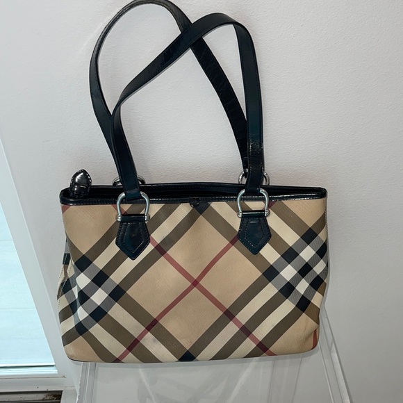 Burberry Handbags - Burberry Nova Check Tote